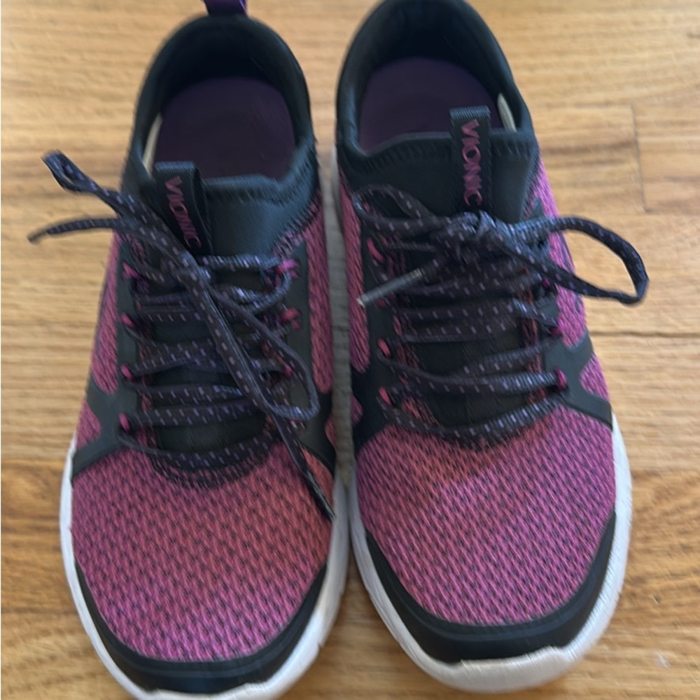 Vionic Alma women’s sneaker sz 6